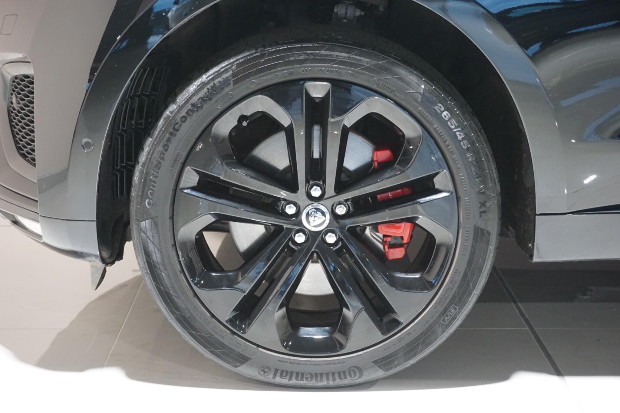 Jaguar F-PACE 3.0 D300 MHEV R-Dynamic HSE Black SUV 5dr Diesel Auto AWD Euro 6 (s/s) (300 ps)